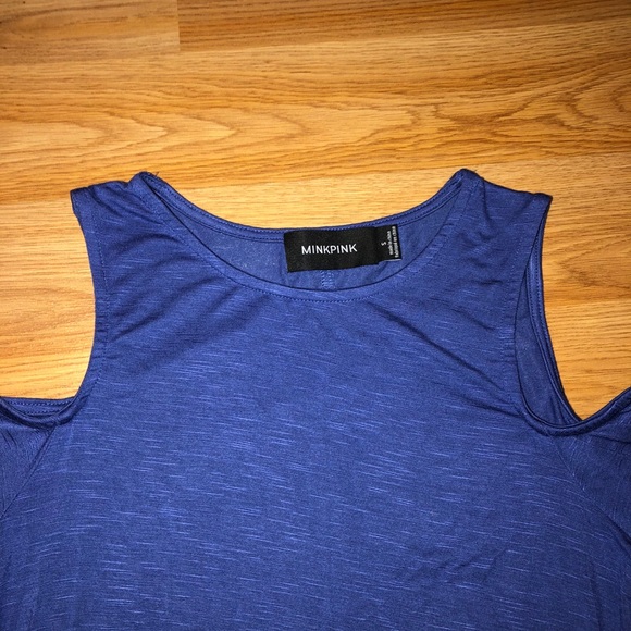 MINKPINK Shoulder Cut Out T-Shirt - Picture 2 of 6